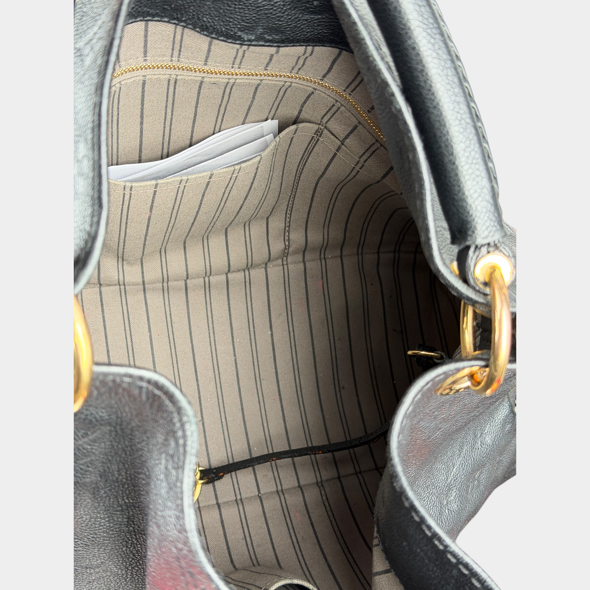 Louis Vuitton Artsy MM Hobo Bag