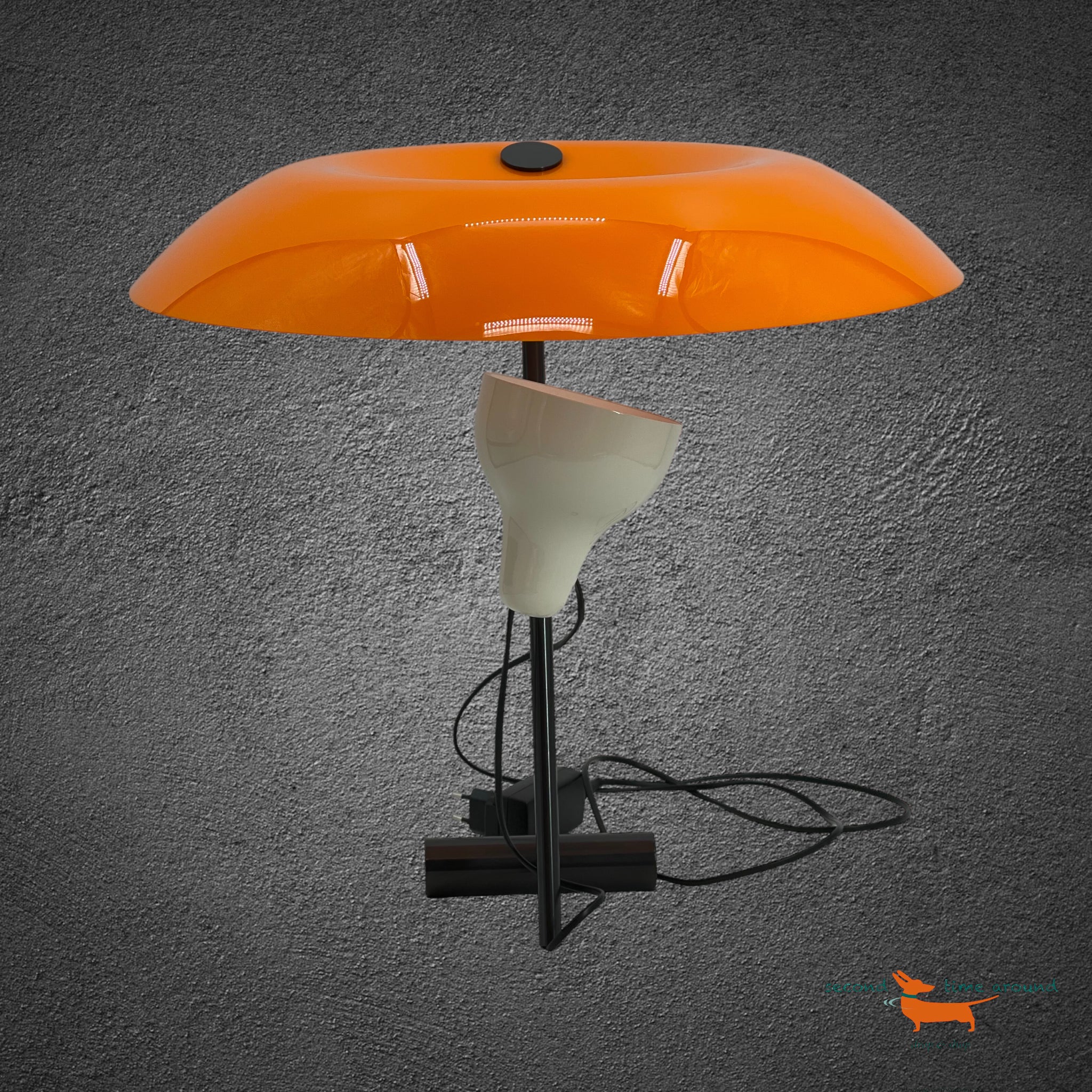 Flos Modell 548 Table Lamp, by Gino Safatti