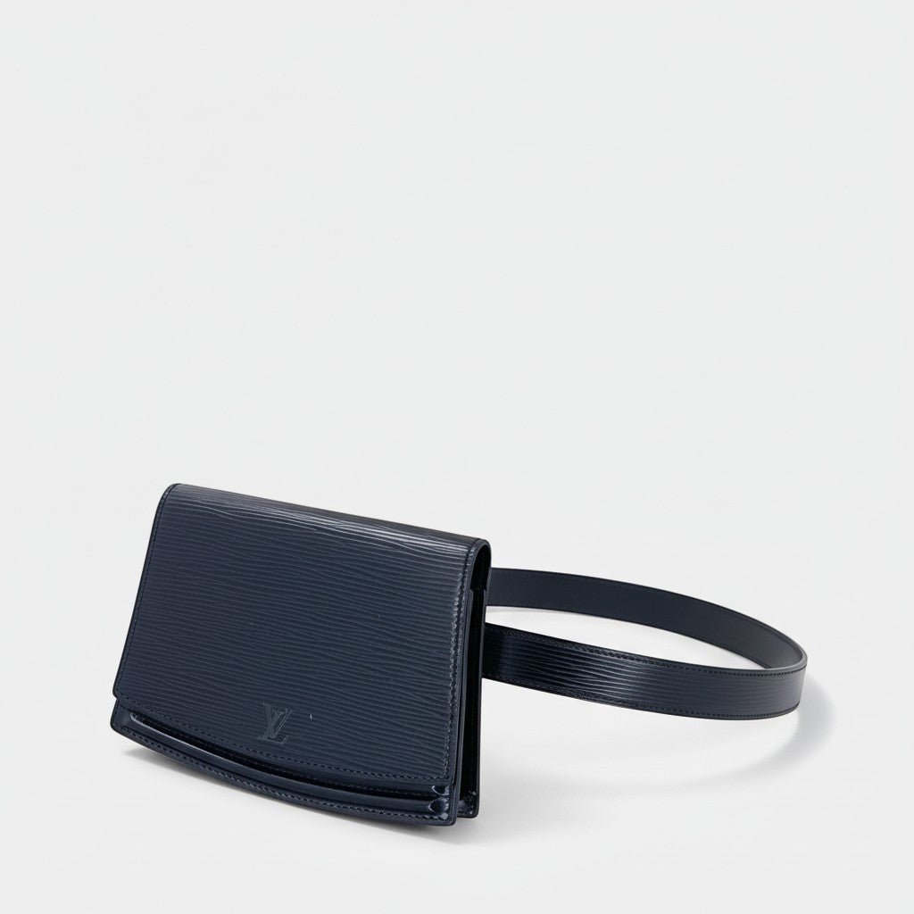 Secondtimearound black leather Louis Vuitton belt bag with embossed LV logo. Textured epi leather.