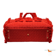 Chanel Giant Logo Einkaufstasche aus gestepptem Tweed Medium Bag