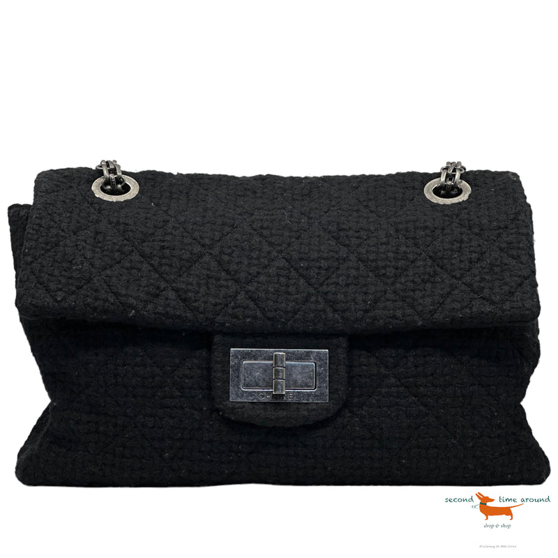 Chanel 2.55 large shoulder bag in black Tweed
