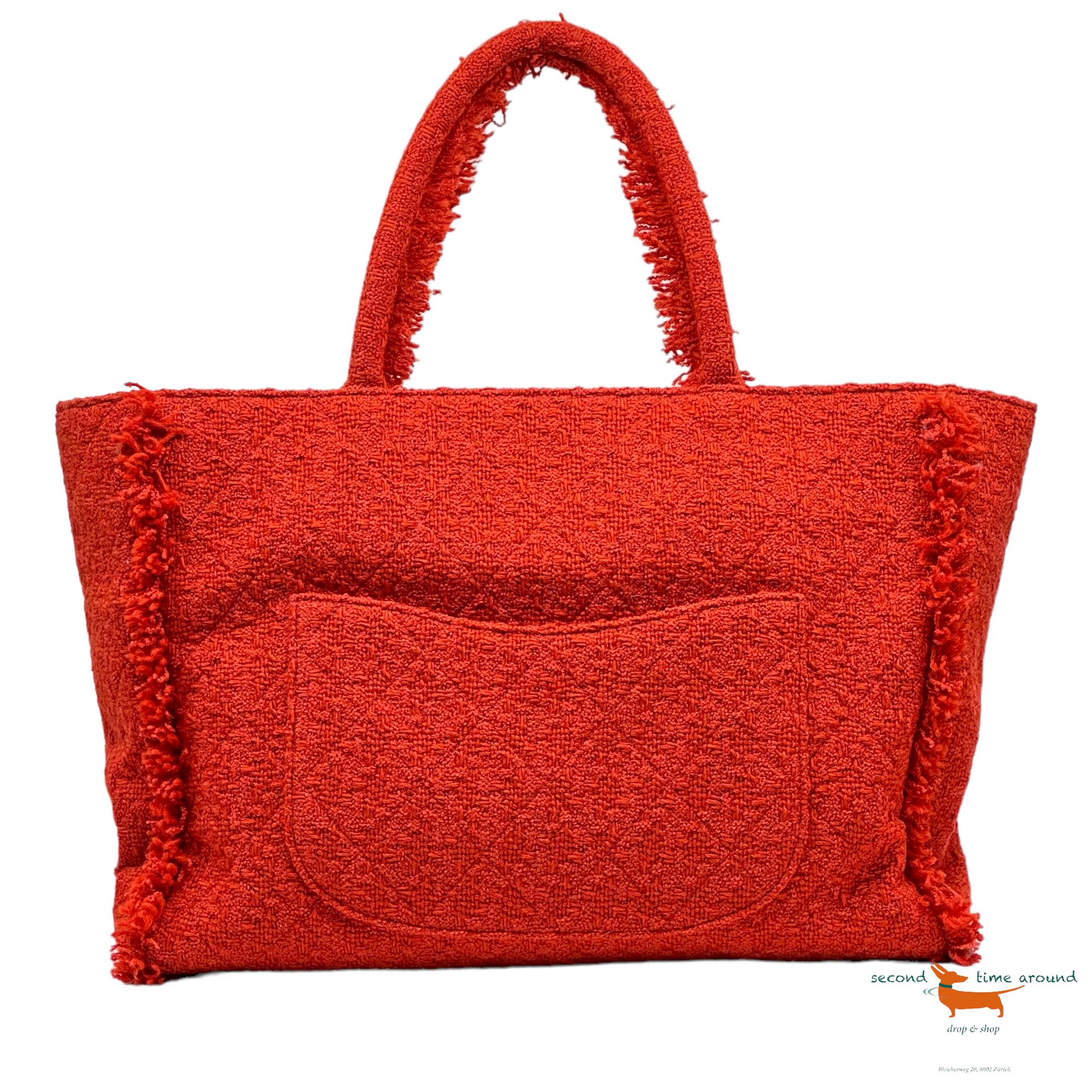 Chanel Giant Logo Einkaufstasche aus gestepptem Tweed Medium Bag