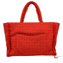 Chanel Giant Logo Einkaufstasche aus gestepptem Tweed Medium Bag