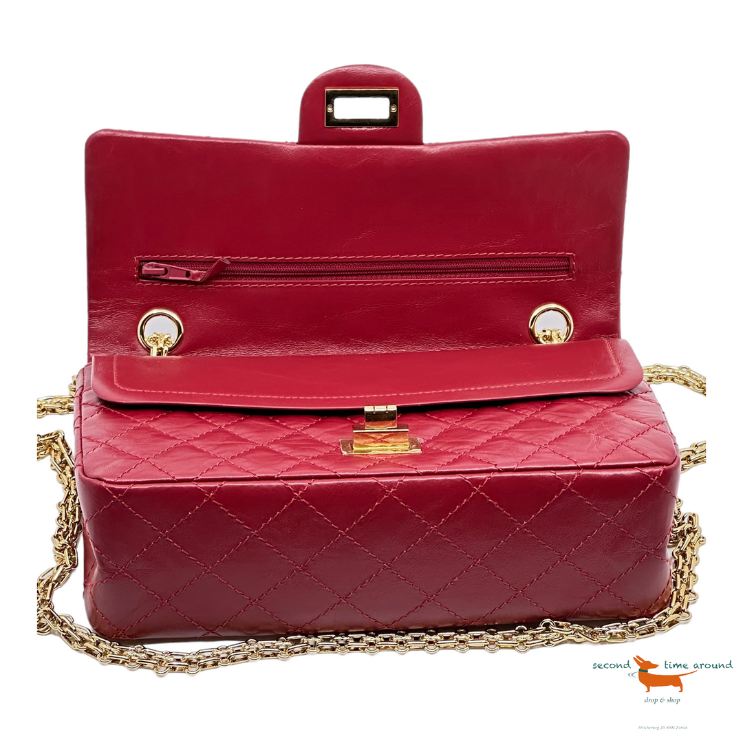 Chanel 2.55 Kalbsleder in Vintage-Optik & goldfarbenes Metall Bag