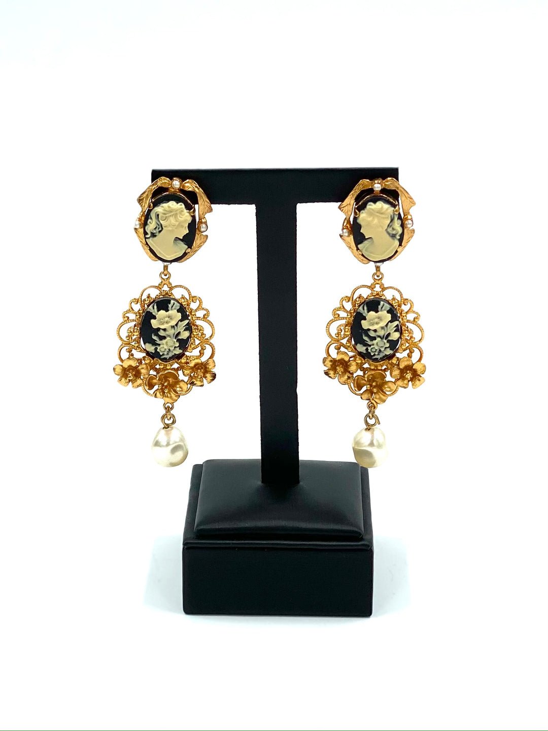 Dolce Gabbana cameo Pearl earrings